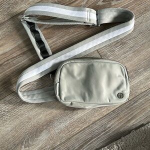 Lululemon Everywhere Crossbody Bag, grey with white